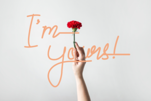 I m Yours: A Simple Script Font for Elegant Campaigns